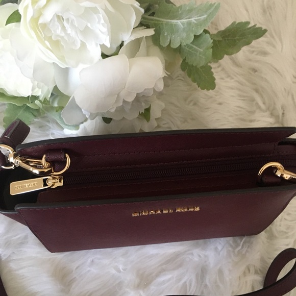 Last one✨Michael Kors medium Selma messenger bag - Picture 5 of 8